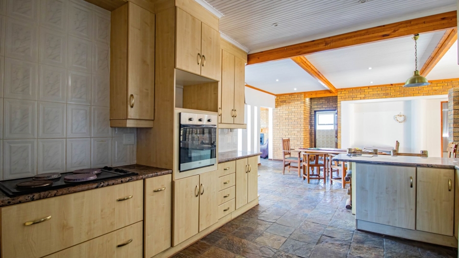 4 Bedroom Property for Sale in Pearl Bay Western Cape